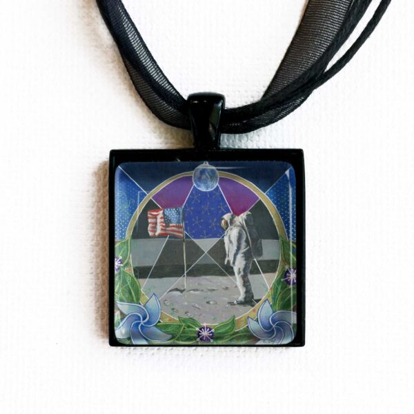 Salute - Pendant